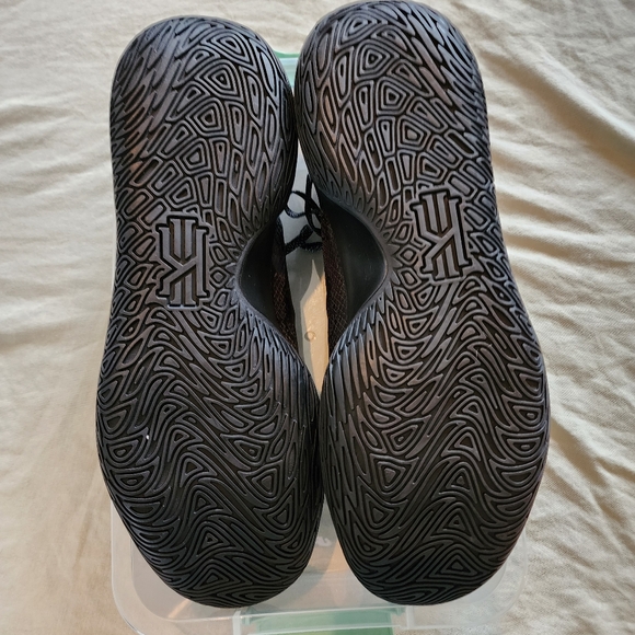 Nike Kyrie Flytrap 5 Men's Shoes. New Without Box. - Picture 5 of 9